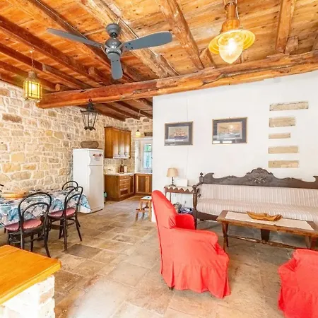 Historic Downtown In Holiday home *